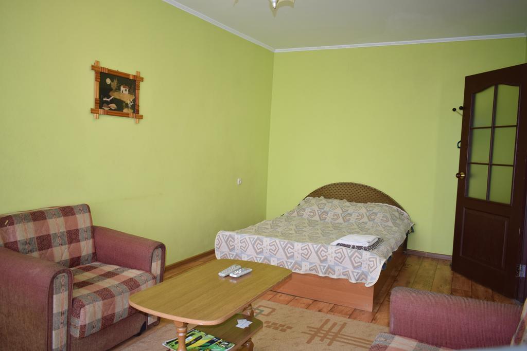 Apartment On Vasylya Chervoniya 67 Rivne Exterior foto